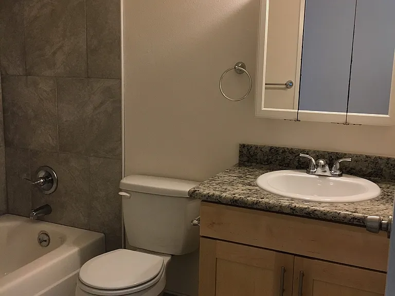 1710 Broadway #7 — Photo 9