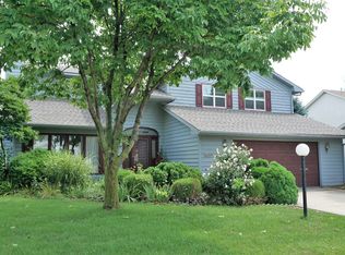 1402 Glenshire Dr, Champaign, IL 61822