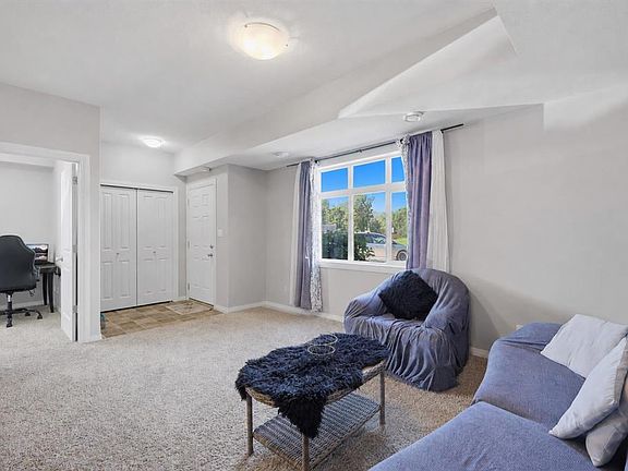 5th image of 639 SW Oak St #303
