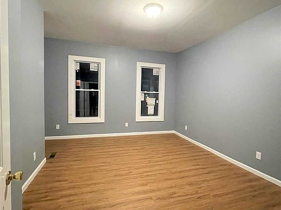 4th image of 41 Corlies Ave