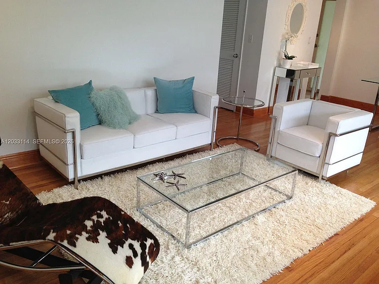 1100 Venetian Way #2B — Photo 9