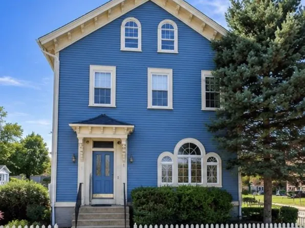 1 Grove Ave, East Providence, RI 02914