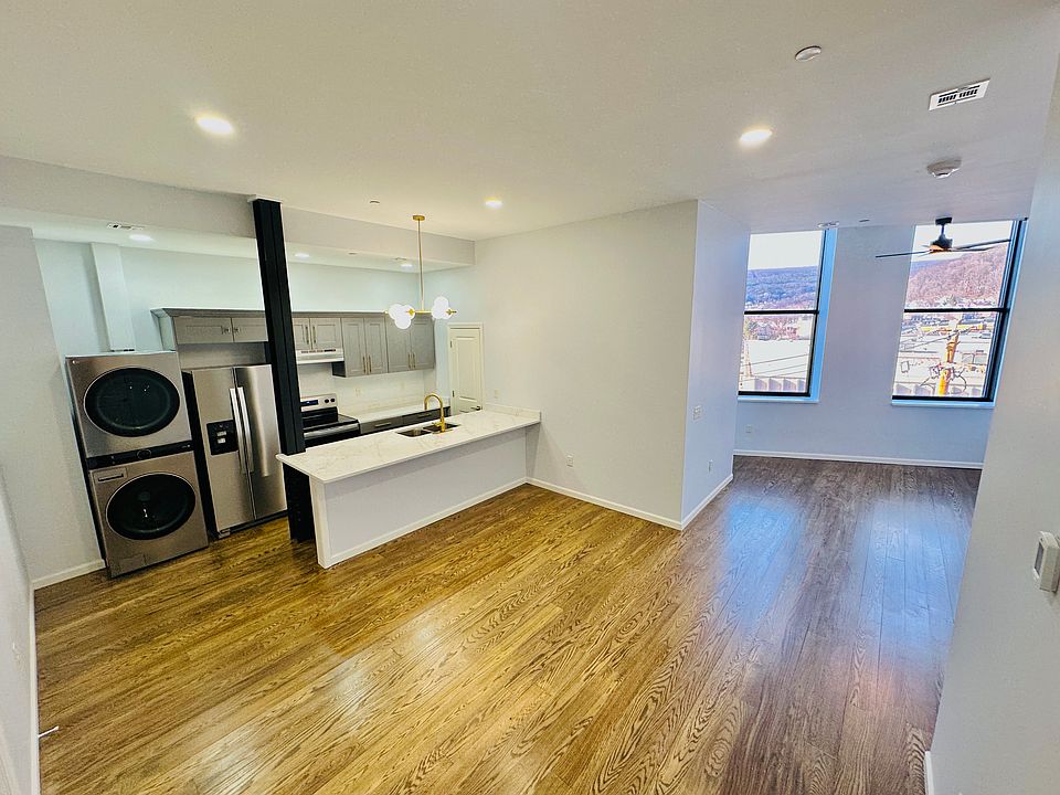 1st image of 118 Baltimore St #308