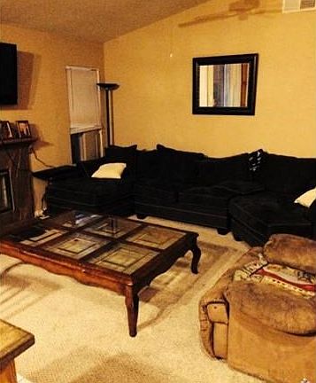 4th image of 1914 Coral Ct