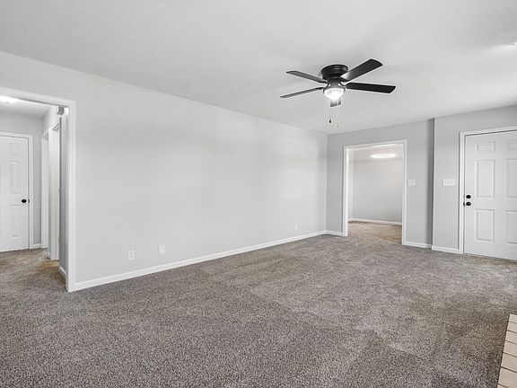5th image of 404 Manorstone Ln