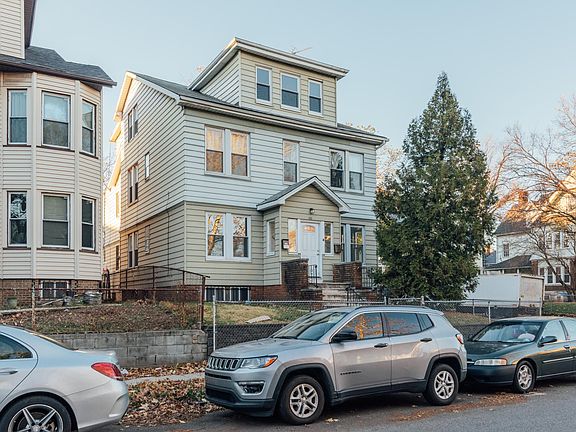 2nd image of 103 Hollywood Ave #1
