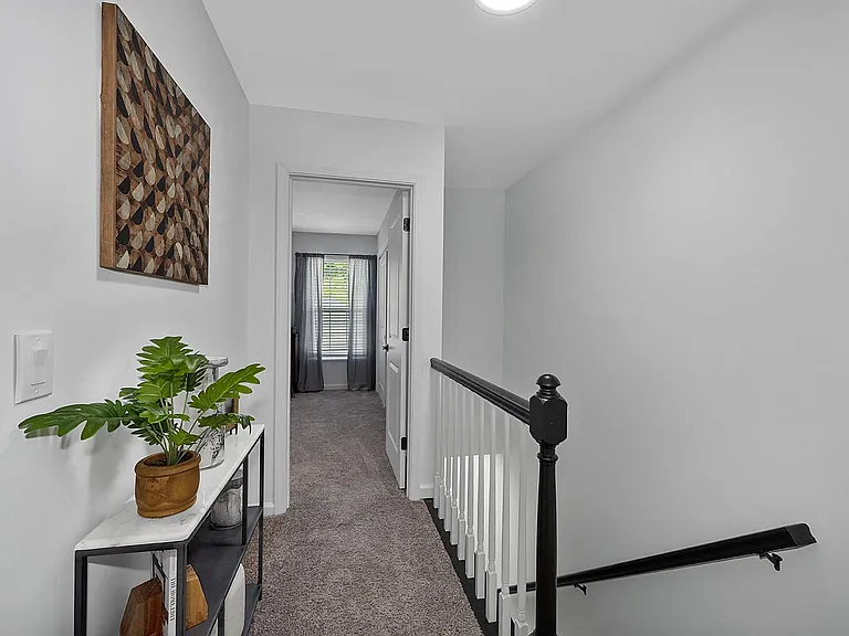 Ivy Hills Living Spaces — Photo 150