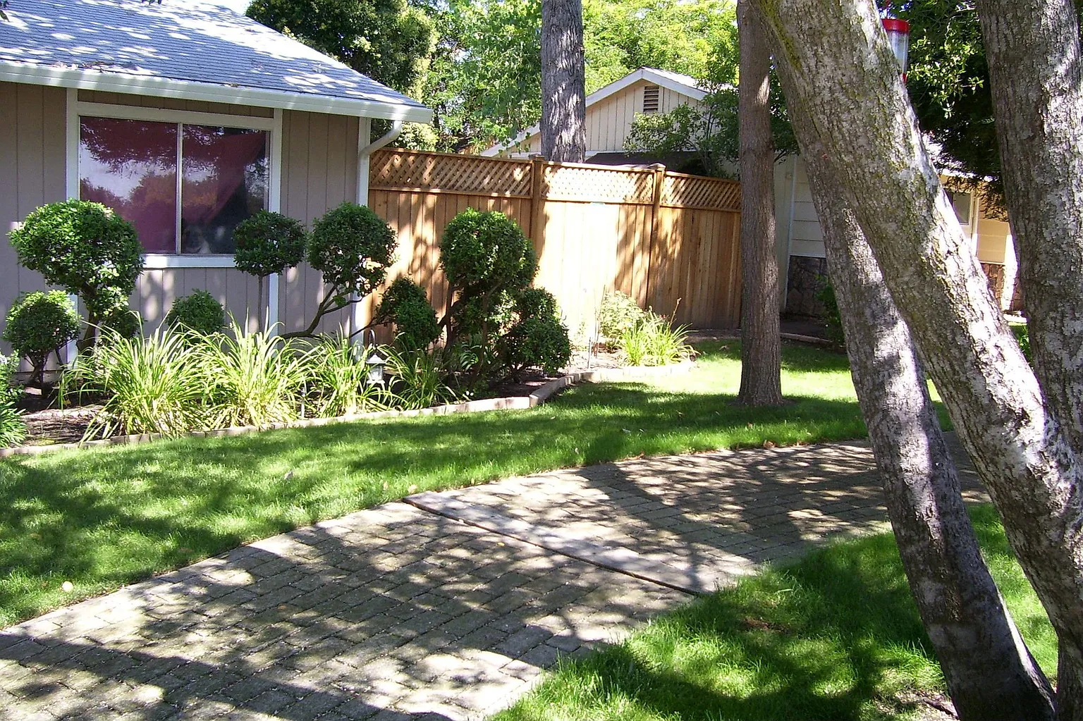 8361 Franklin Blvd photo 1