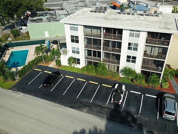 5th image of 4501 NE 21st Ave #10