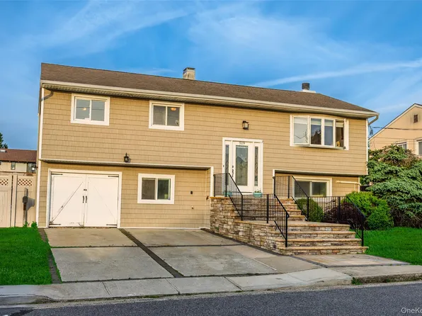519 Nassau Avenue, Freeport, NY 11520