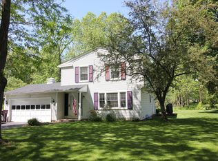 43 Lawnsbury Dr, Rochester, NY 14624