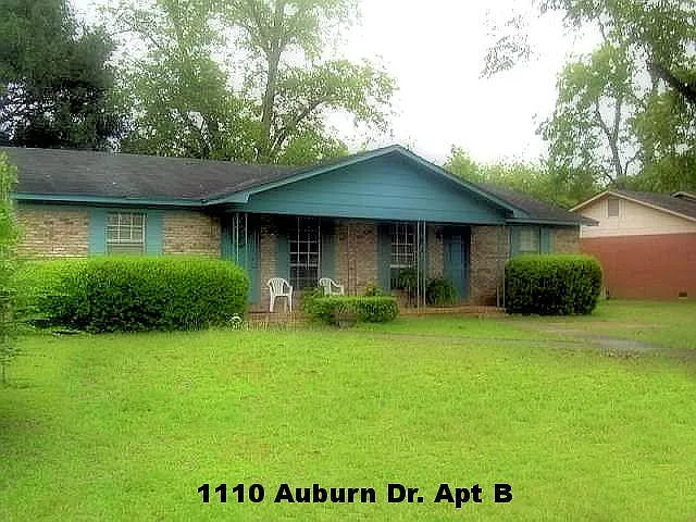 1110 Auburn Dr #B — Photo 1
