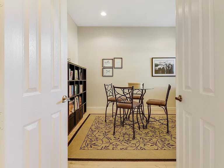 7112 Maidstone Dr — Photo 23