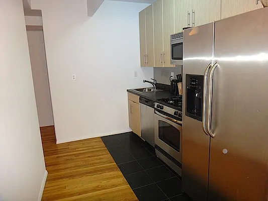 Rented by KVNY Soho | media 31