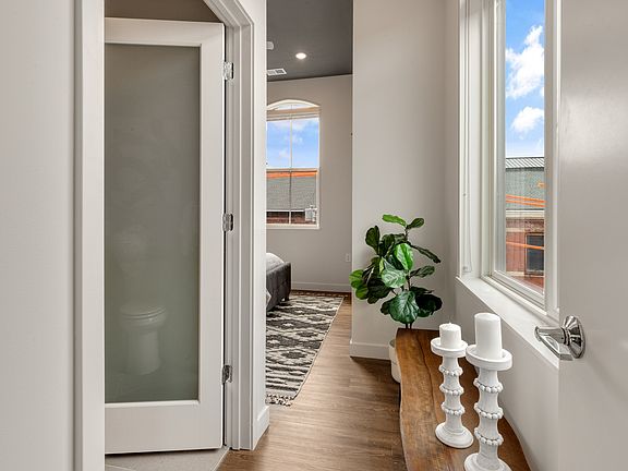 3rd image of 525 N 41st St Unit 309