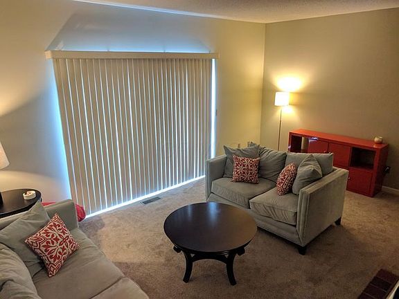 3rd image of 6678 Willow Grove Ln