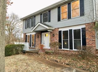 706 Muirkirk Ln, Ballwin, MO