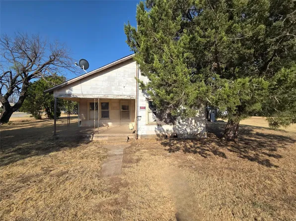 301 N Bois D Arc St, Holliday, TX 76366