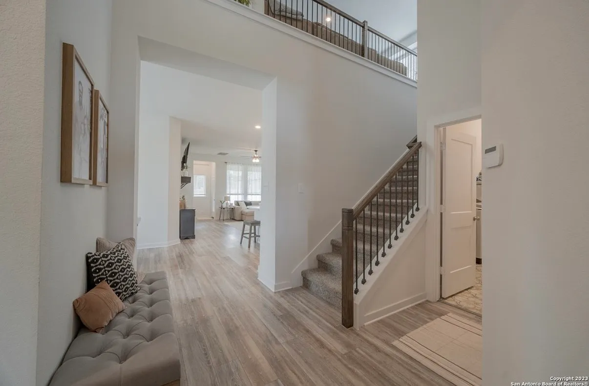 4 bed, 2442 sqft, $2,800 — Photo 4