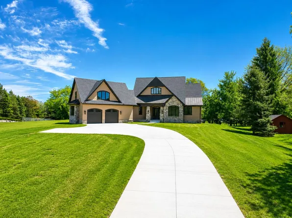 69166 Slating Ln, Romeo, MI 48065
