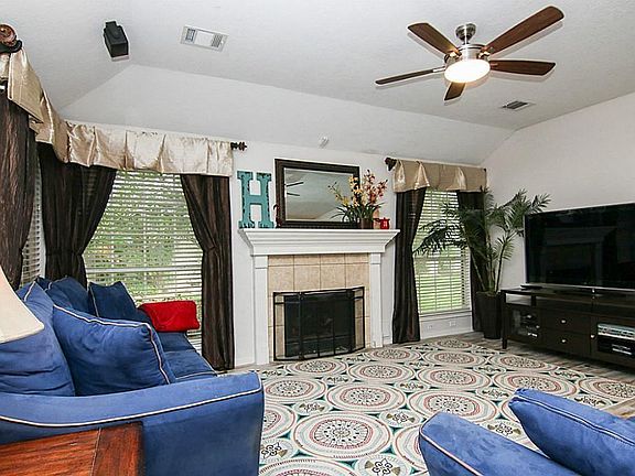 4th image of 2310 N Mission Cir