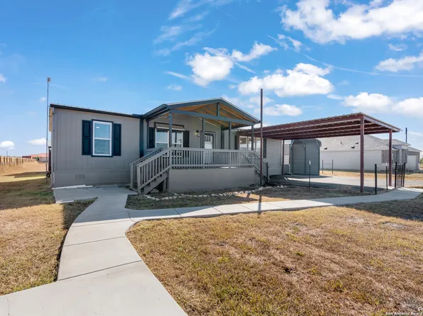 269 W Medina Verde, Natalia, TX 78059