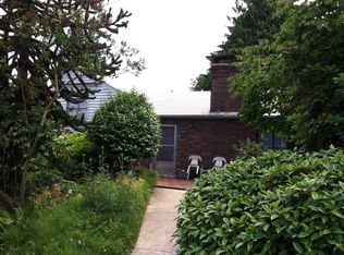 4823 NE 42nd St, Seattle, WA 98105