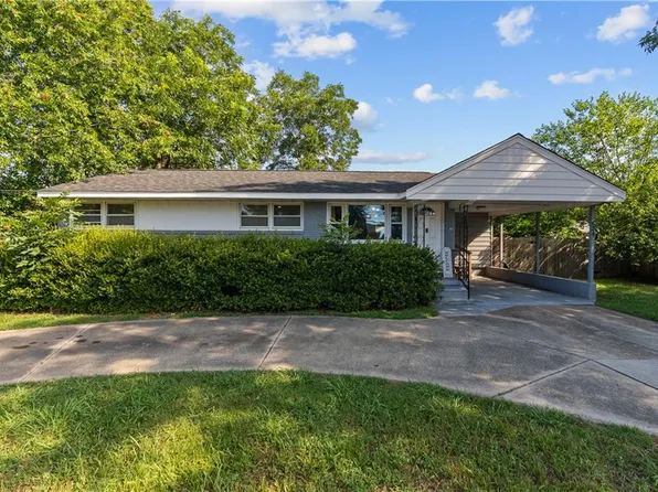 624 Providence Rd, Chesapeake, VA 23325