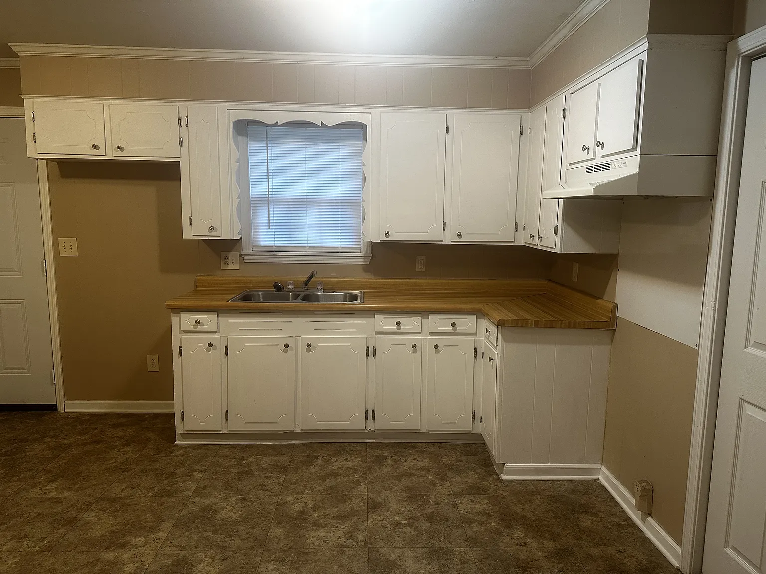 1154 Westmoreland Street — Photo 3