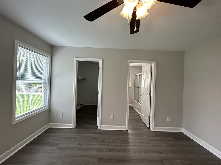 410 Kendall St — Photo 14
