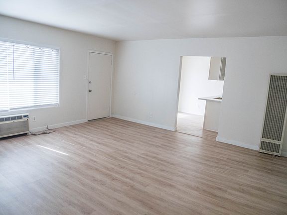 3rd image of 16215 Woodruff Ave APT 9