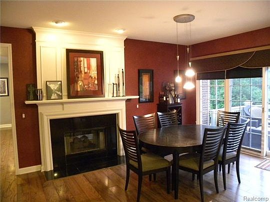 5th image of 17372 Oak Hill Dr