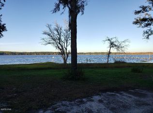 3298 Lakeshore Dr, Chipley, FL 32428