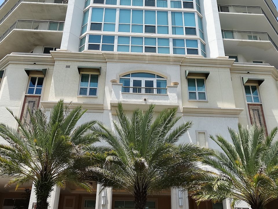 The Plaza at Harbour Island