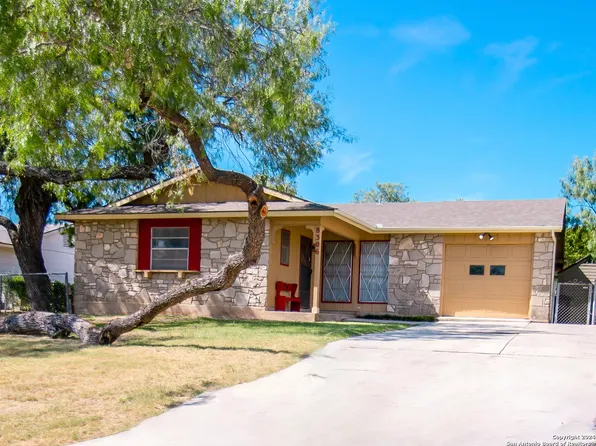 8306 WINDLAKE ST, San Antonio, TX 78230