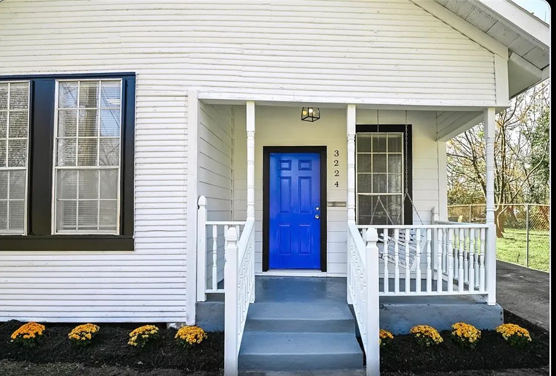 3 bed, 1200 sqft, $1,950 — Photo 1