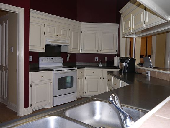 3rd image of 132 Windsor Hills Dr