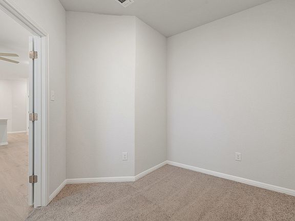 3rd image of 126 White Horses Dr