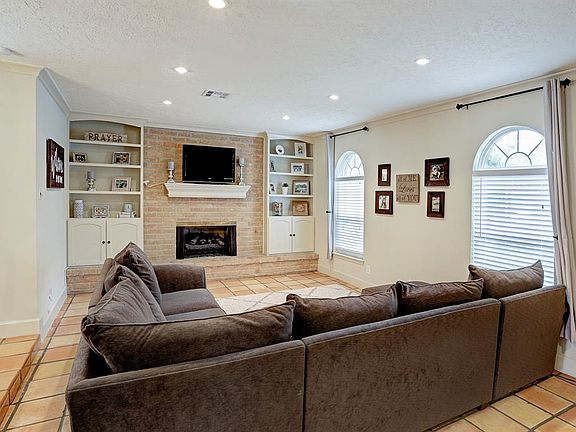 2nd image of 13727 Piping Rock Ln