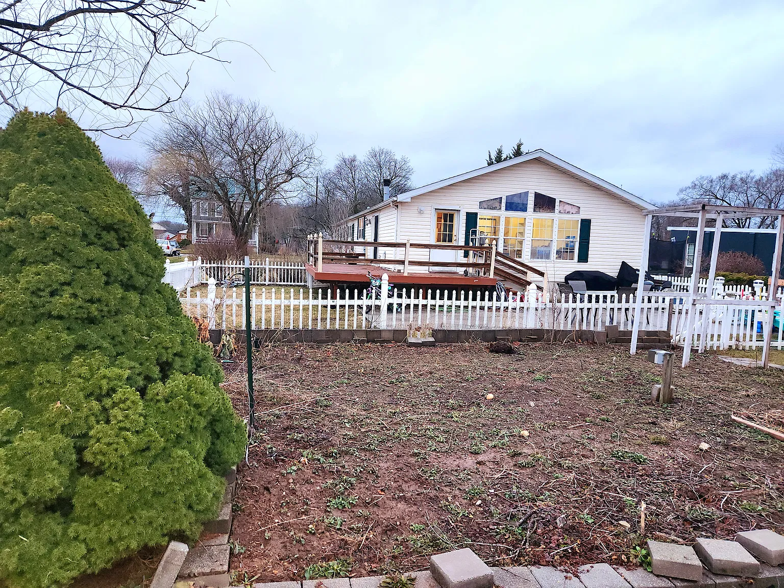 4 bed, 2016 sqft, $1,995 — Photo 3