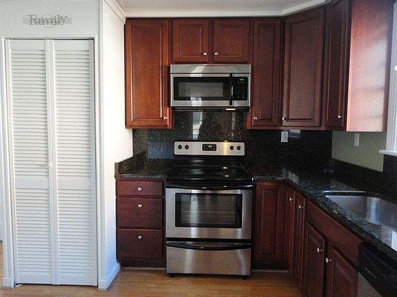 4th image of 1412 Coronet Dr
