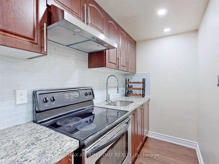 41 Thistle Ave — Photo 13