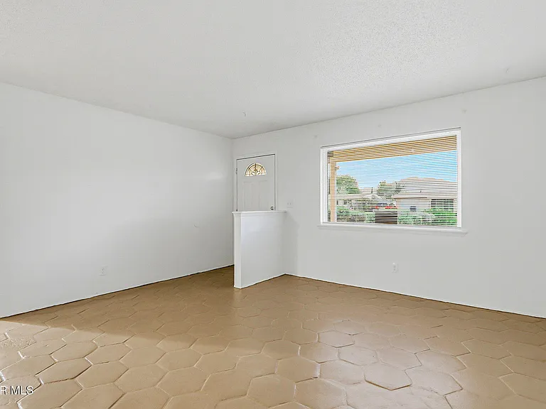 4609 Skylark Way — Photo 9