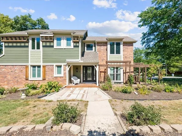 11110 W 109th St, Overland Park, KS 66210