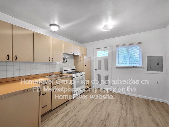 5th image of 830 Loyola Dr