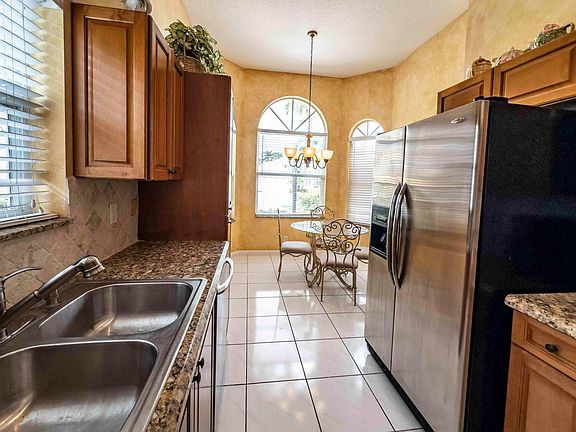 4th image of 5088 Ventura Drive