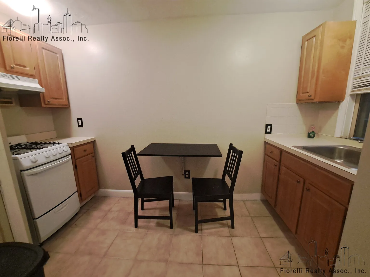 1 bed, 1.0 bath, $2,000 — Photo 4