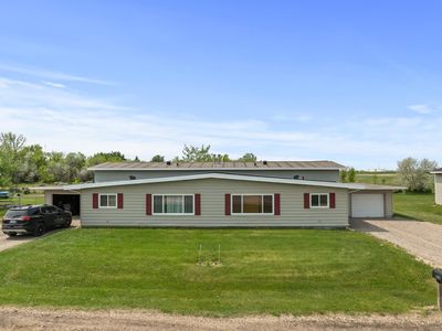 811 & 813 Tyler St NE, Berthold, ND, 58718