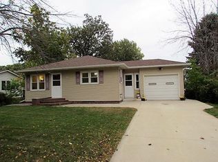 204 White St N, Comfrey, MN 56019