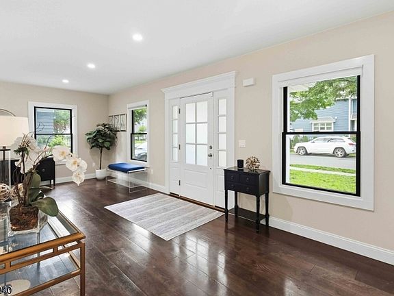 5th image of 59 Ferndale Ave